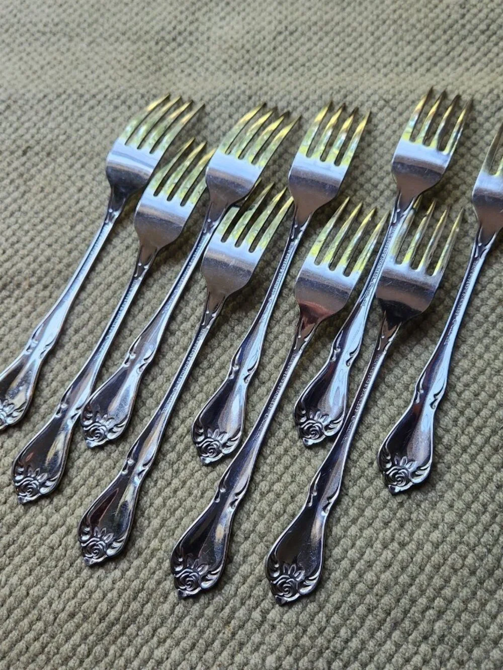 8 Oneida TRUE ARBOR ROSE Dinner FORKS Stainless 1881 Rogers Silverware Flatware